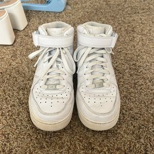 Nike Air Force 1 Mid (Size 8)